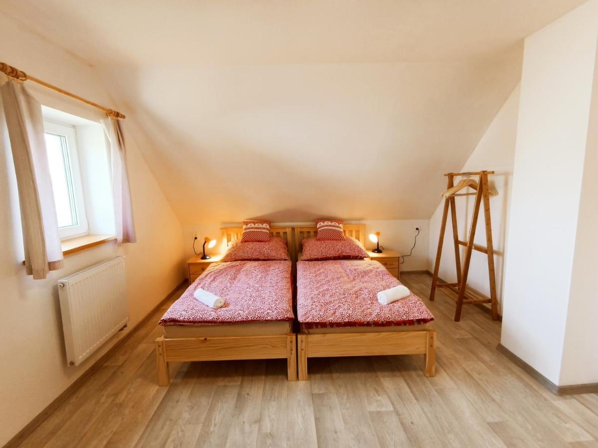 Holiday home Klidna Lokalita Na Kraji Lesa, Cely Dum S Uschovnu Kol Nova Bystrice