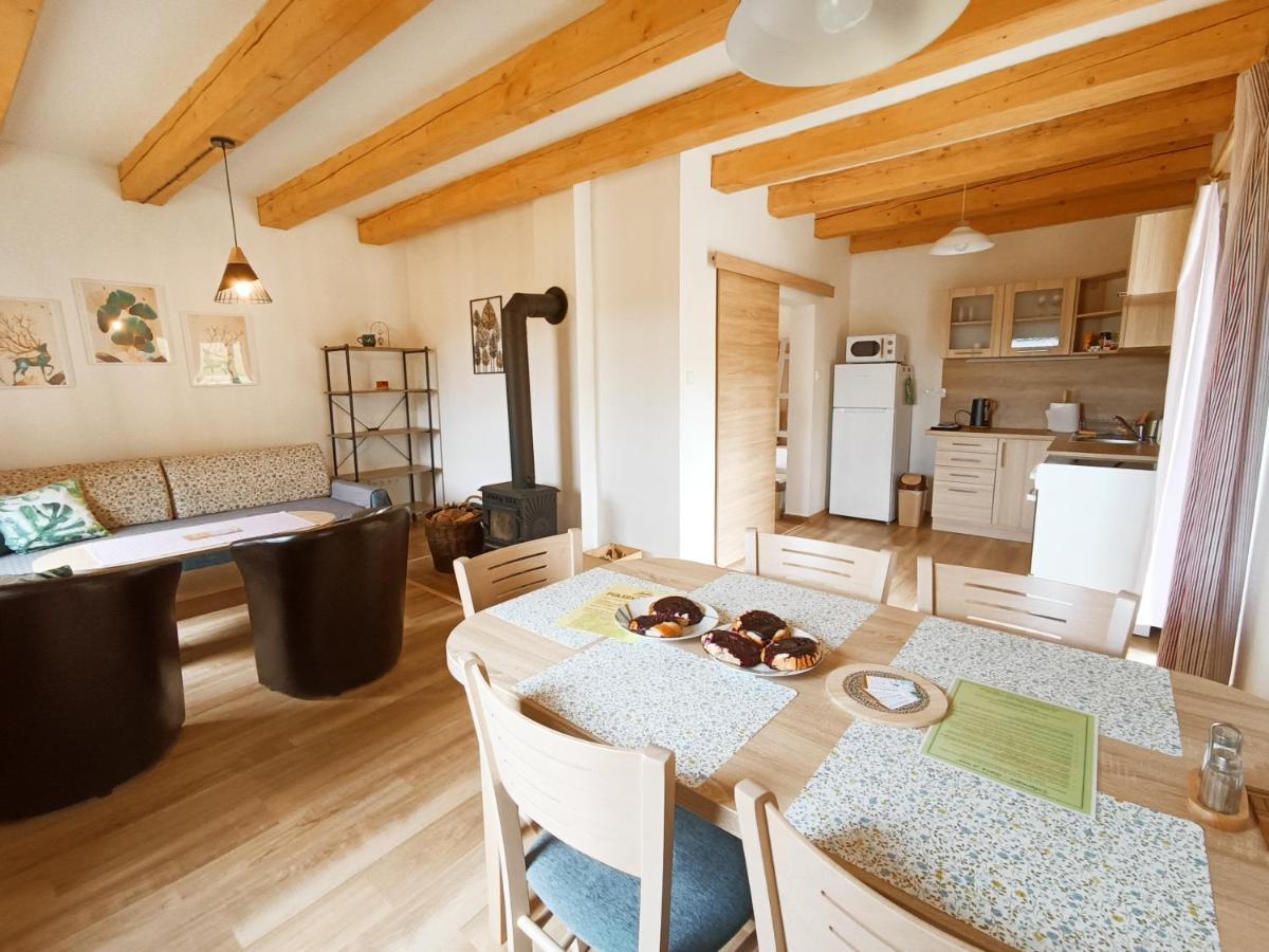 Holiday home Klidna Lokalita Na Kraji Lesa, Cely Dum S Uschovnu Kol Nova Bystrice