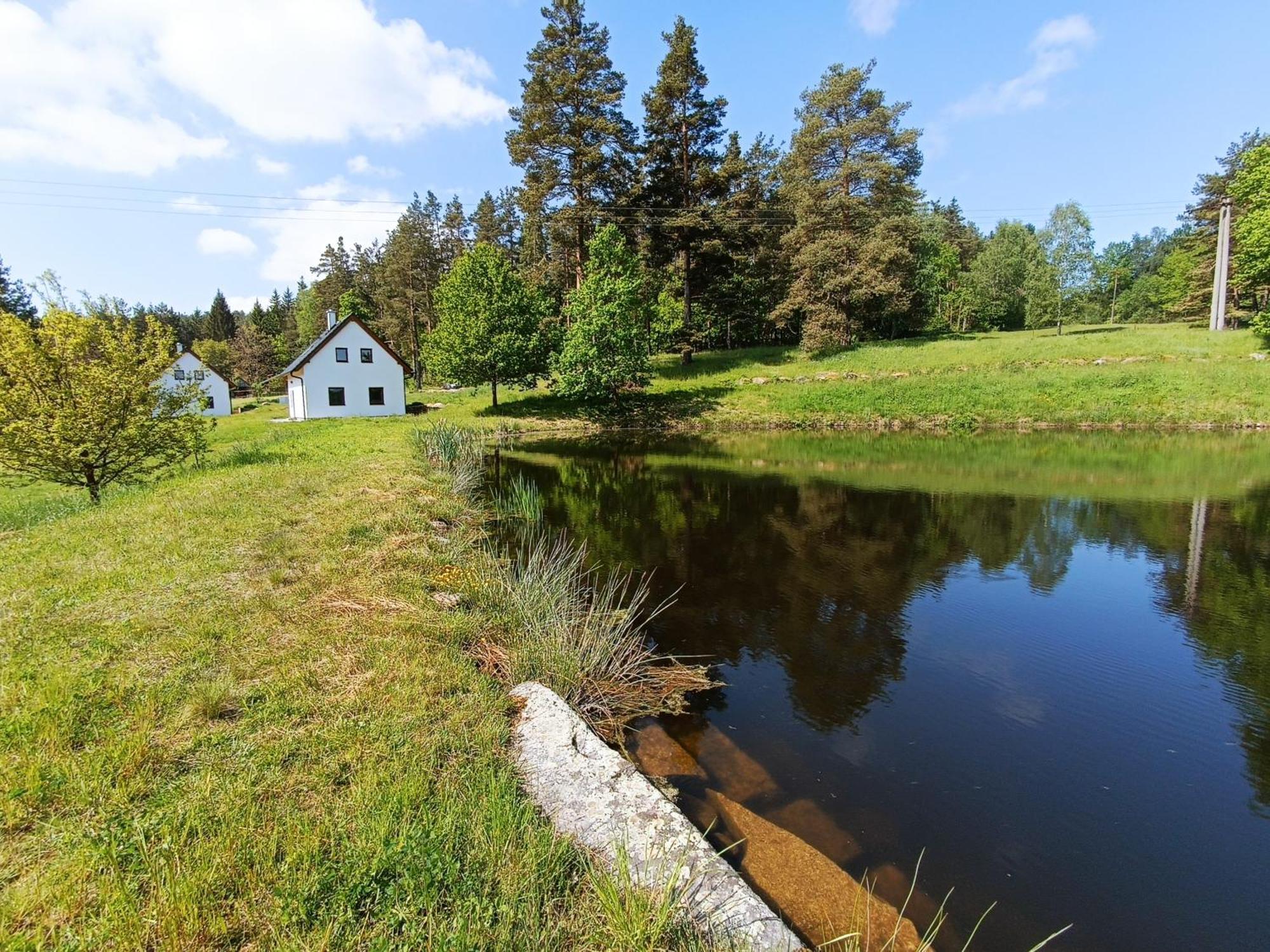 Klidna Lokalita Na Kraji Lesa, Cely Dum S Uschovnu Kol * Nova Bystrice