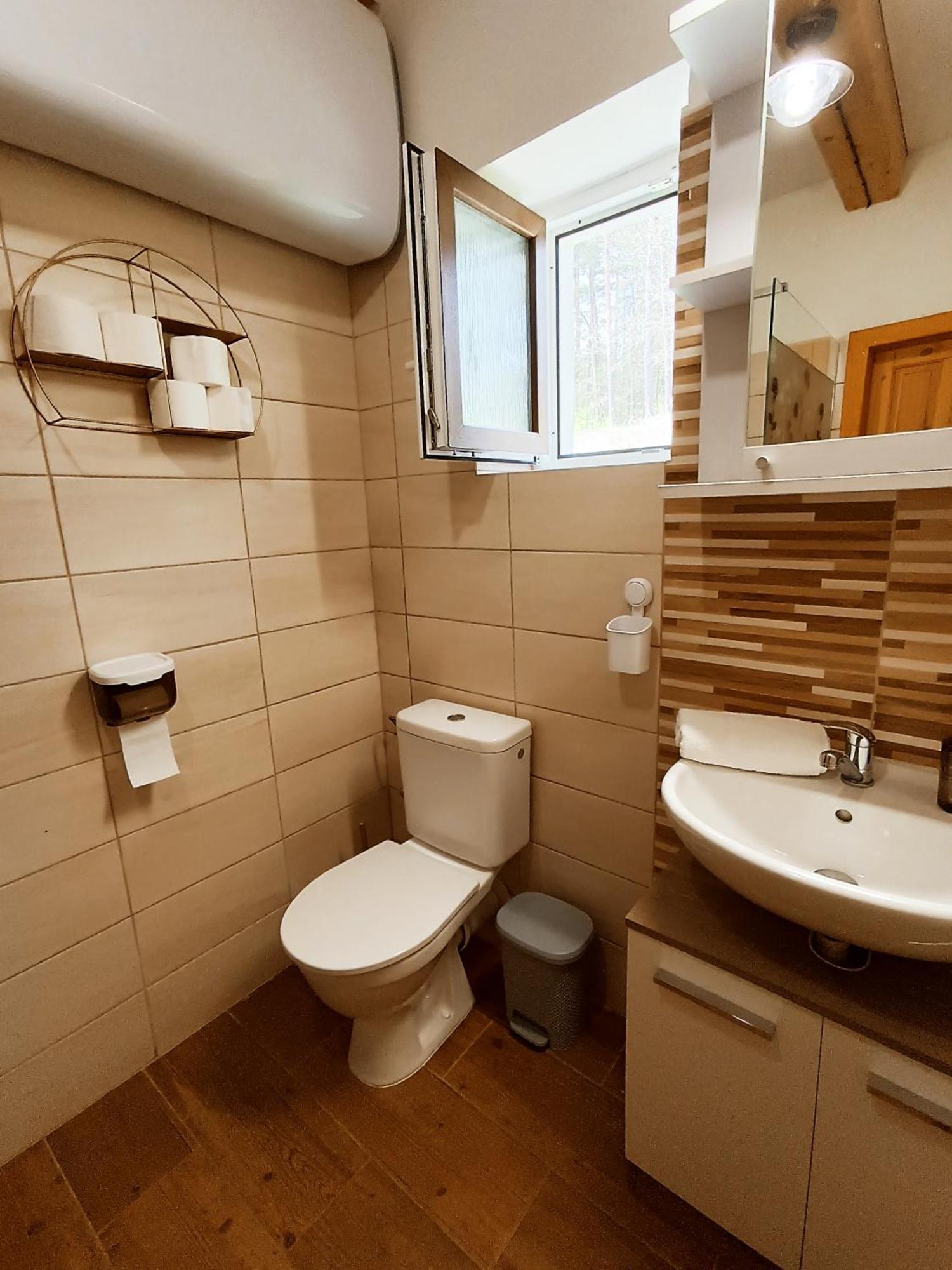 Klidna Lokalita Na Kraji Lesa, Cely Dum S Uschovnu Kol Holiday home *