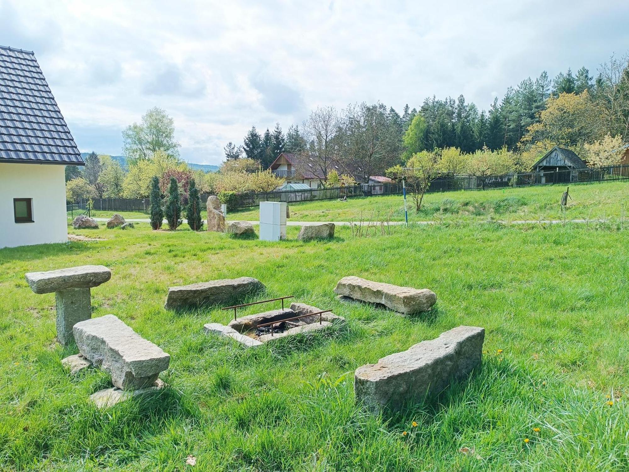 Klidna Lokalita Na Kraji Lesa, Cely Dum S Uschovnu Kol Holiday home