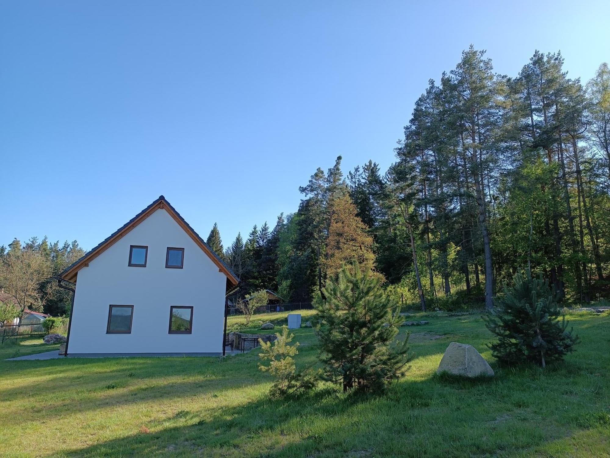 Holiday home Klidna Lokalita Na Kraji Lesa, Cely Dum S Uschovnu Kol