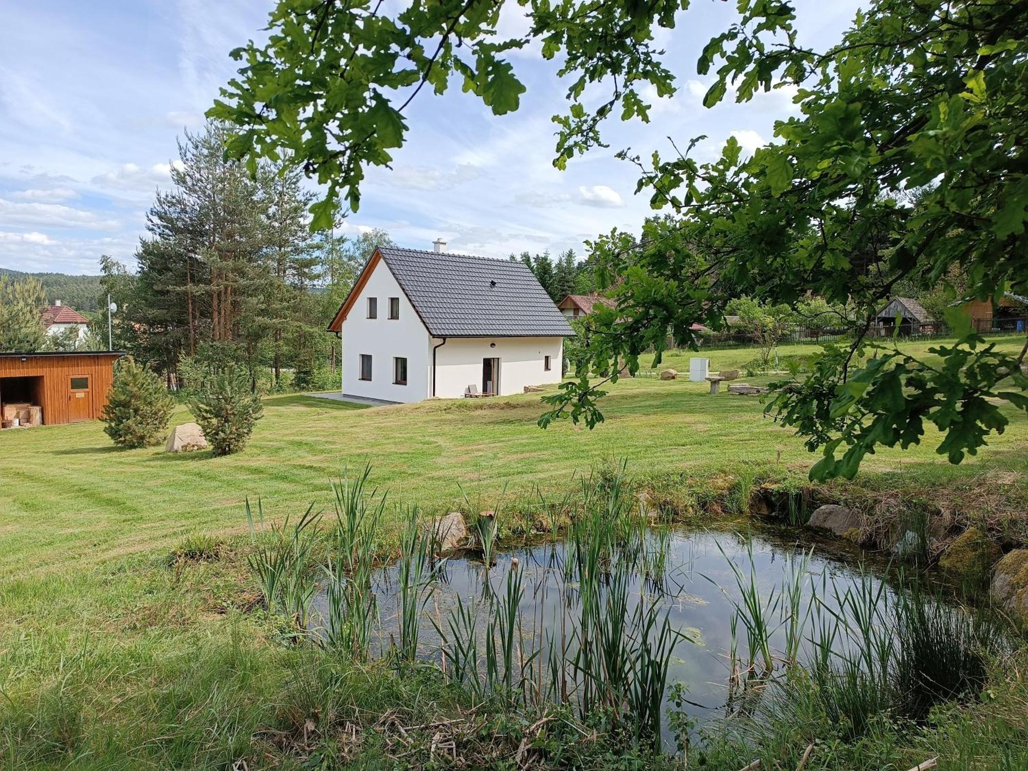 Holiday home Klidna Lokalita Na Kraji Lesa, Cely Dum S Uschovnu Kol Nova Bystrice